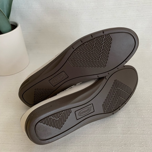 New Dr.Scholl’s White Leather Slip On Moccasin Loafers Women’s 5.5M - Picture 12 of 12